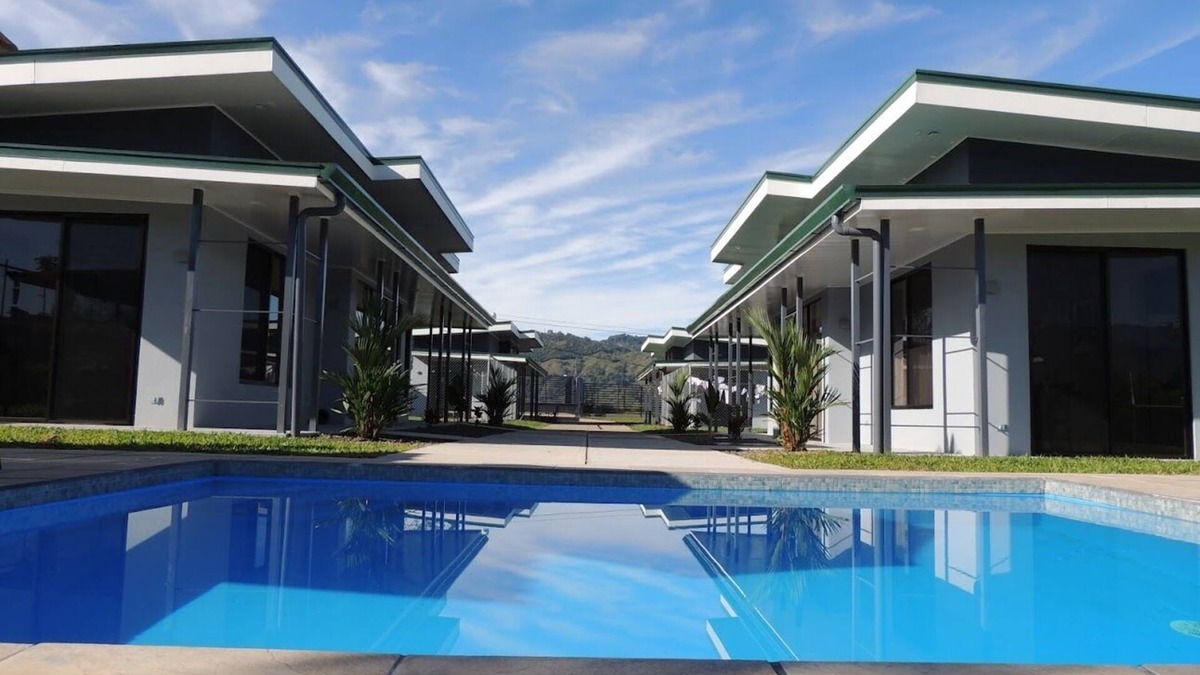 San Isidro de El General House | New Home with A/C | Wi-Fi | W&D | Smart TV | Full Kitchen | Pool | Free Parking