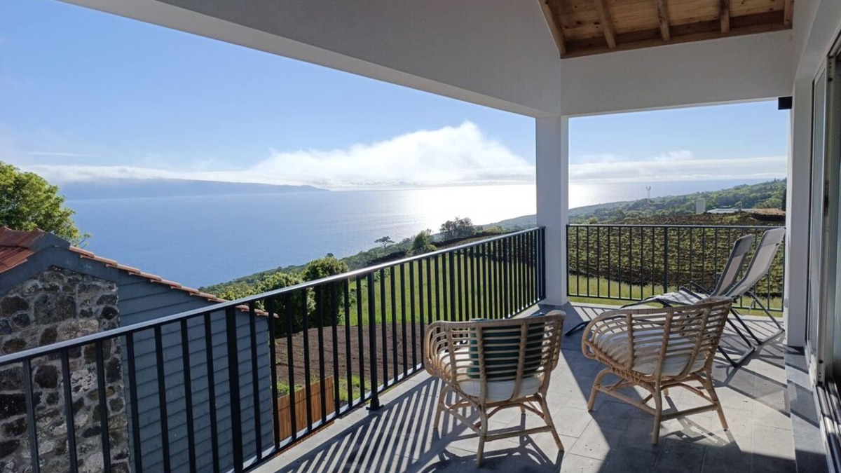 Lajes do Pico House | New Home for Large Families and Groups