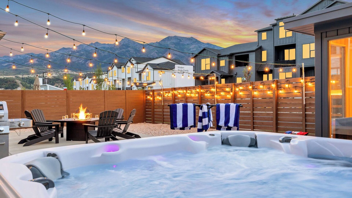Mountain Green House | NEW HOME in Mountain Green-The Powder Nest Retreat with private Sauna Hot Tub