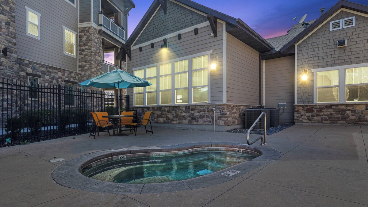 South Jordan House | New-home suite home+fireplace+ski+hot tub+21 mi. to SLC