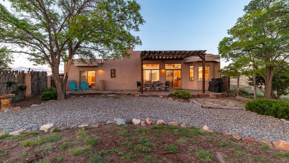 Eldorado at Santa Fe House | NEW HOT TUB under the Stars, Sunset View, Pets, EV Charger, Chef’s Kitchen
