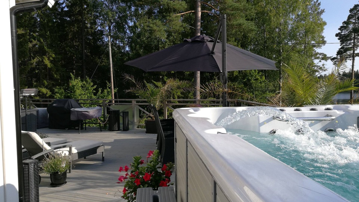 Finnholmen Villa | New House in Archipelago, Heated Jacuzzi and Pool with a Large Terace of 150 sqm