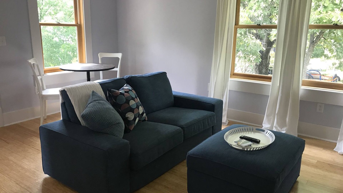Hyde Park House | New Hyde Park Charmer Among the Trees
