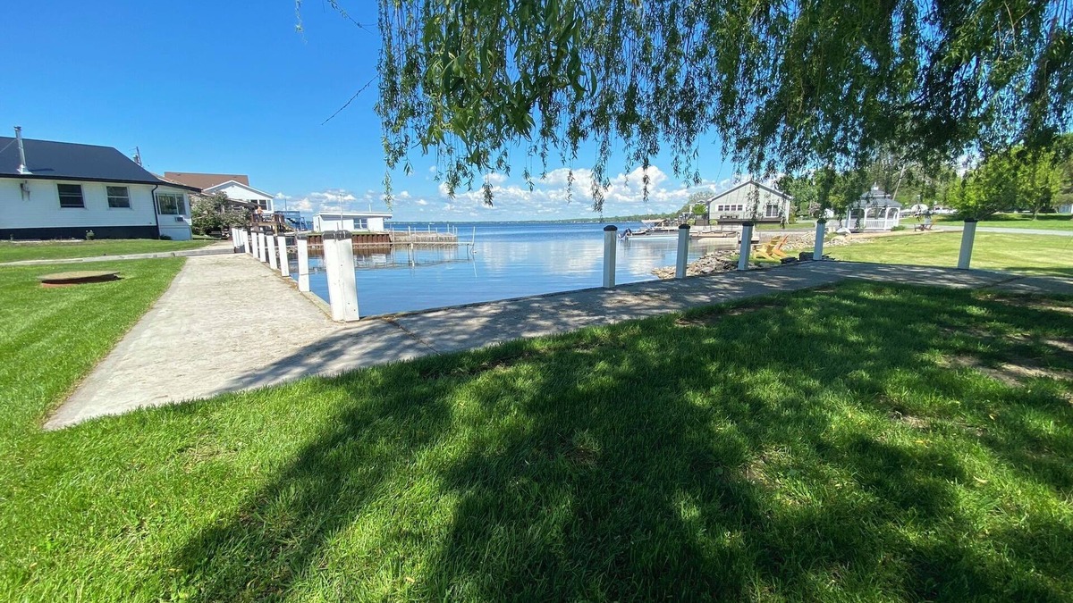 Dexter House | NEW & IMPROVED - Guffin Bay Home with new 40ft EZ Dock
