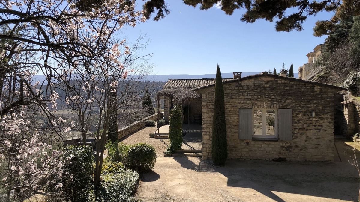 Gordes House | NEW in Gordes, contemporary villa with breathtaking views of the Luberon