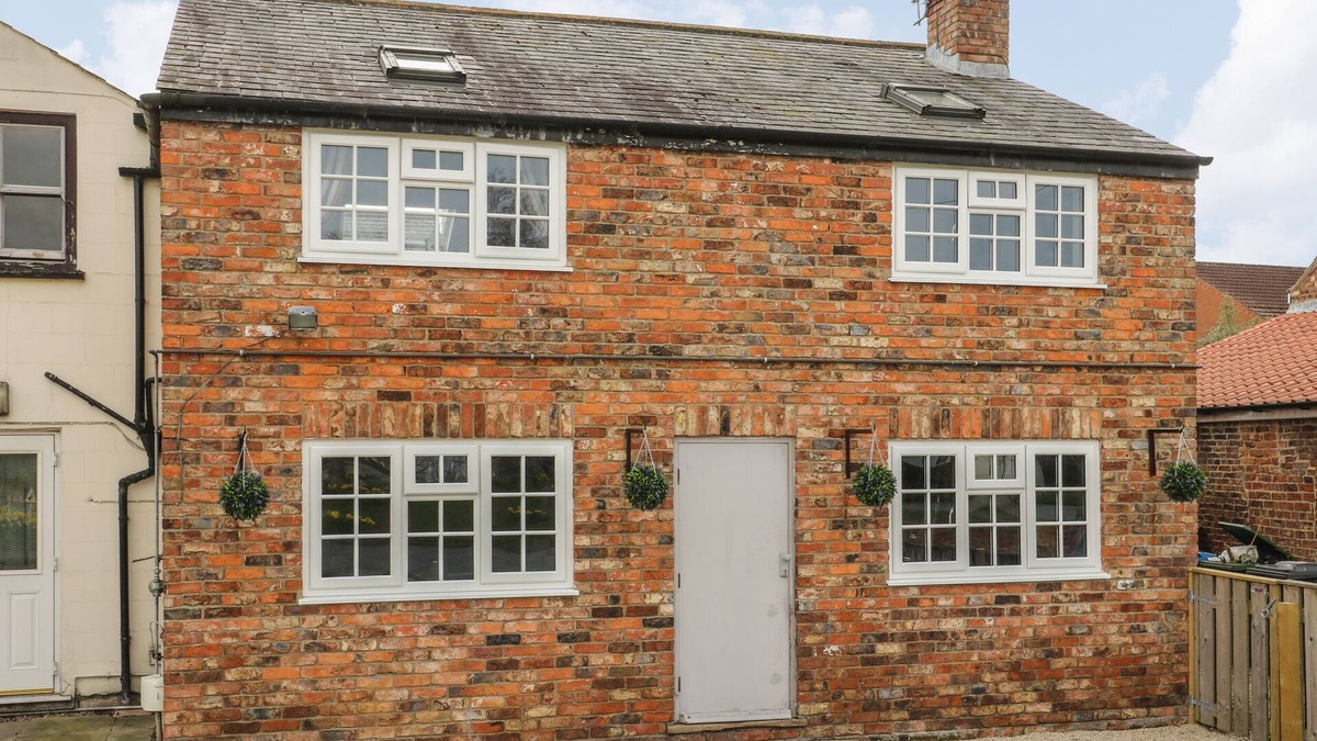 Tholthorpe Cottage | NEW INN APARTMENT, with a garden in Easingwold