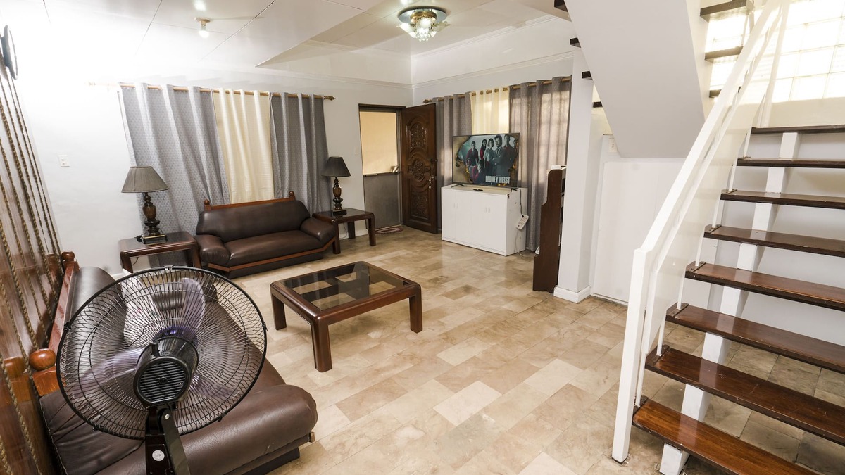Matandang Balara House | New intramural Village 3BR3TB along Commonwealth Ave - Spacious House Bn