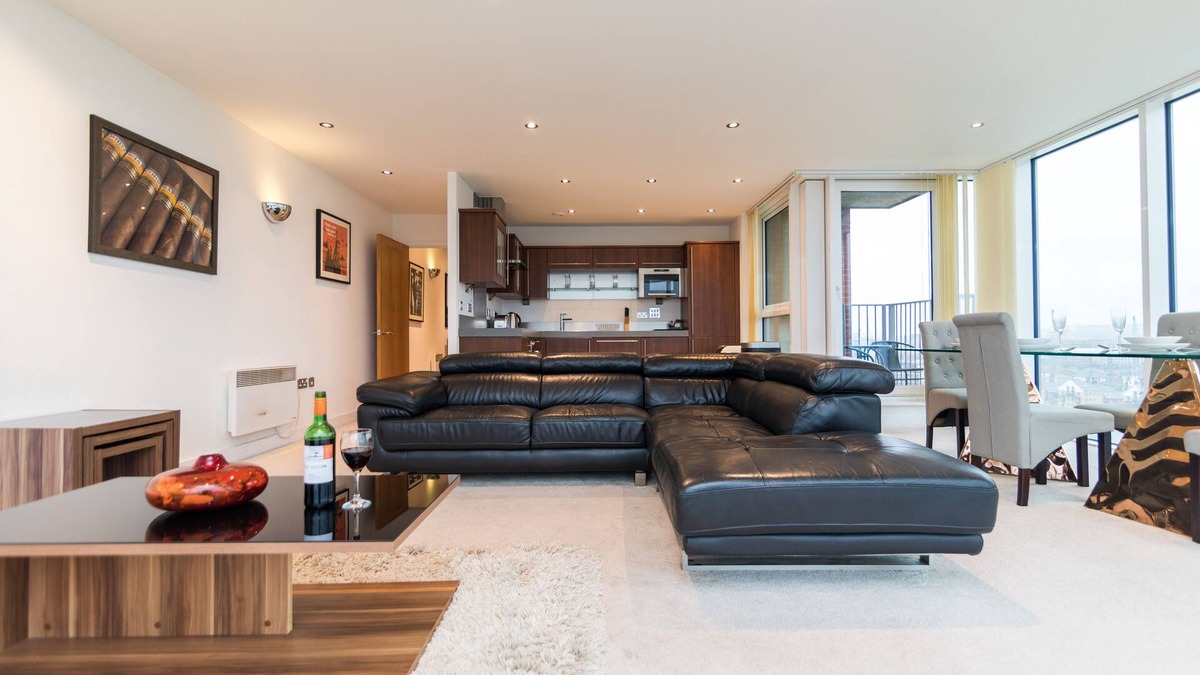 Docklands Apartment | New Island 2 Bed and 2 Bath Apartment