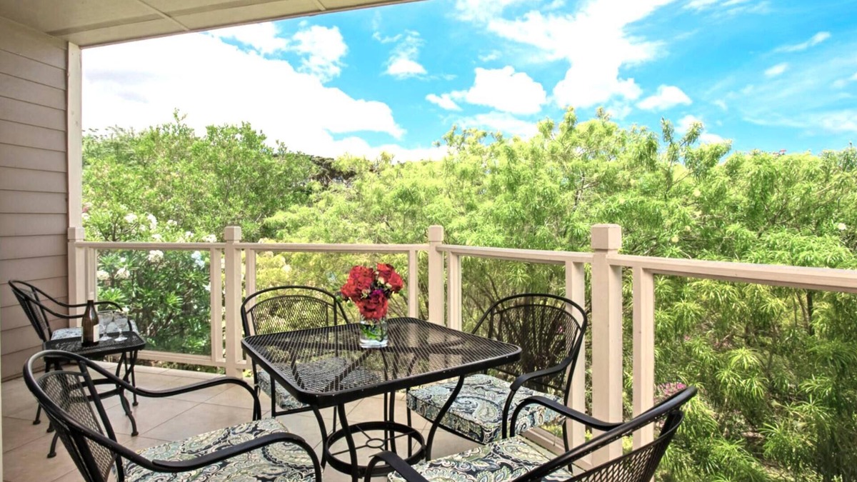 Wailea Condo | NEW KBM Resorts | Spacious Partial Ocean View 2-Bedroom Honua Kai Collection | Multi Unit Listing | Same Floor | 2 Free Rental Cars! GCH-121/81