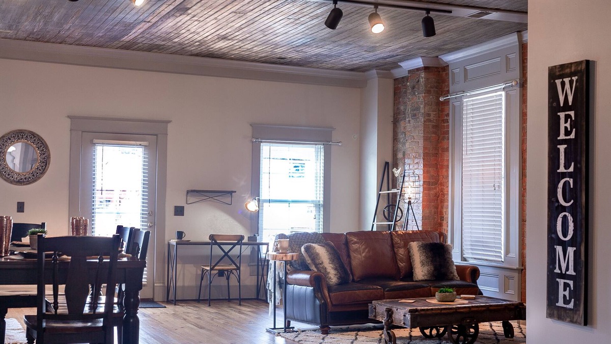 Elizabethtown Condo | *New* Kentucky Industrial Bourbon Downtown Loft!