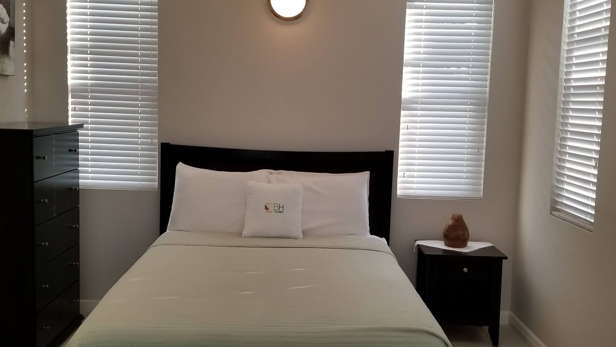 New Kingston Apartment | New Kingston Guest Apartment at Eight