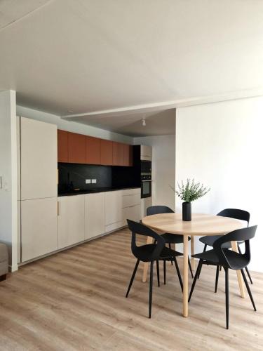 Puyoo Apartment | NEW L'Oasis Magnifique Apt avec jardin