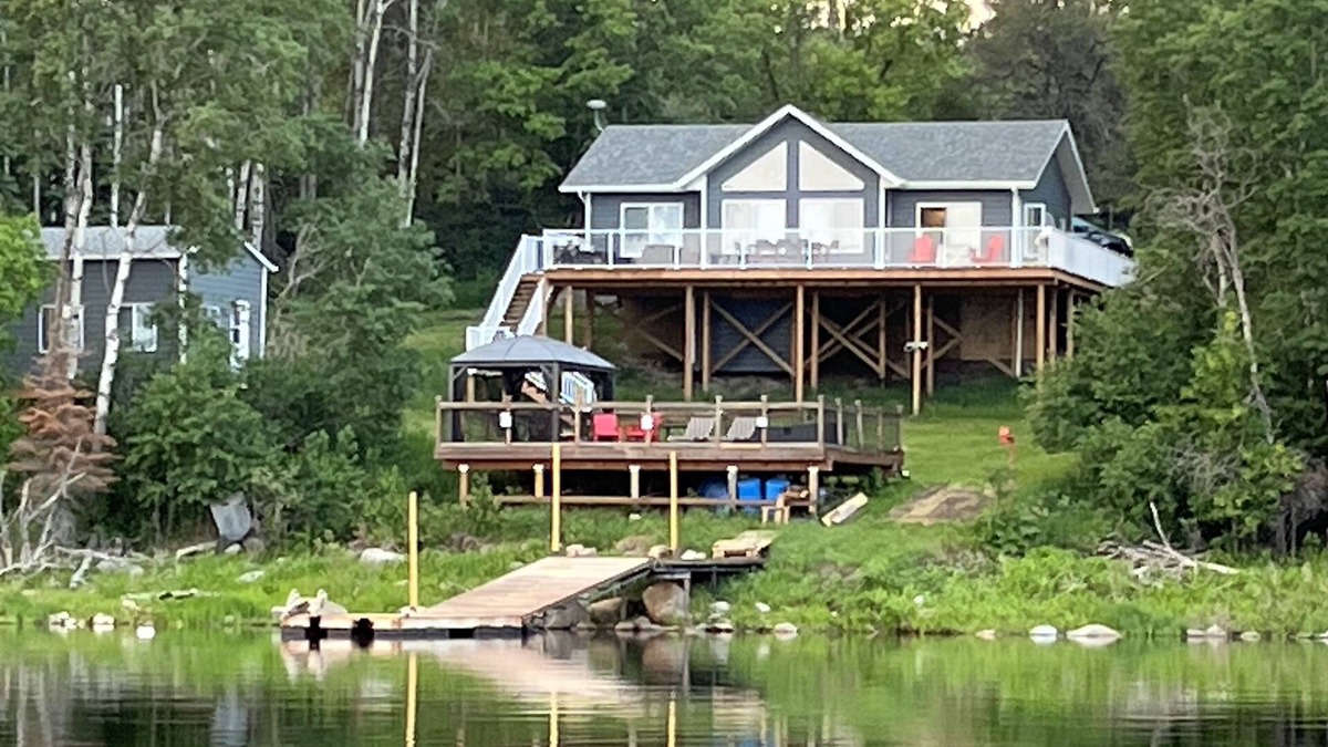 Northern Ontario Cottage | New lake front cottage on Muriel Lake near the Winnipeg River, Kenora, ON.