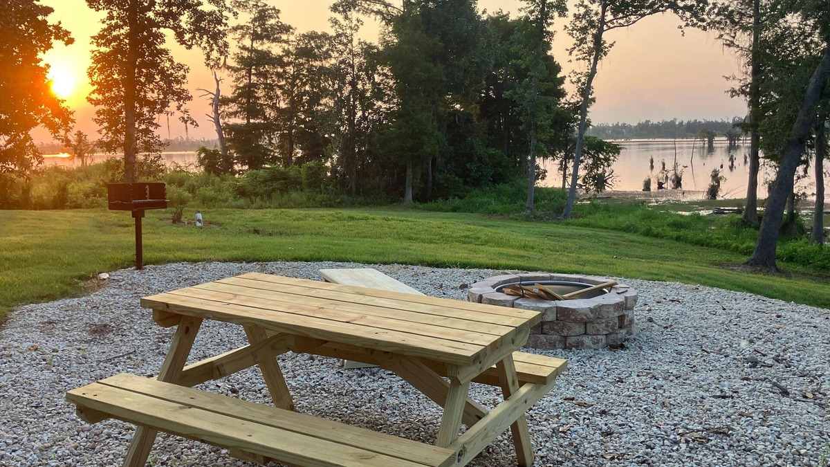 Southport Cottage | New Lake Front Studio Style Cottage - w/private dock, kayaks and full kitchen