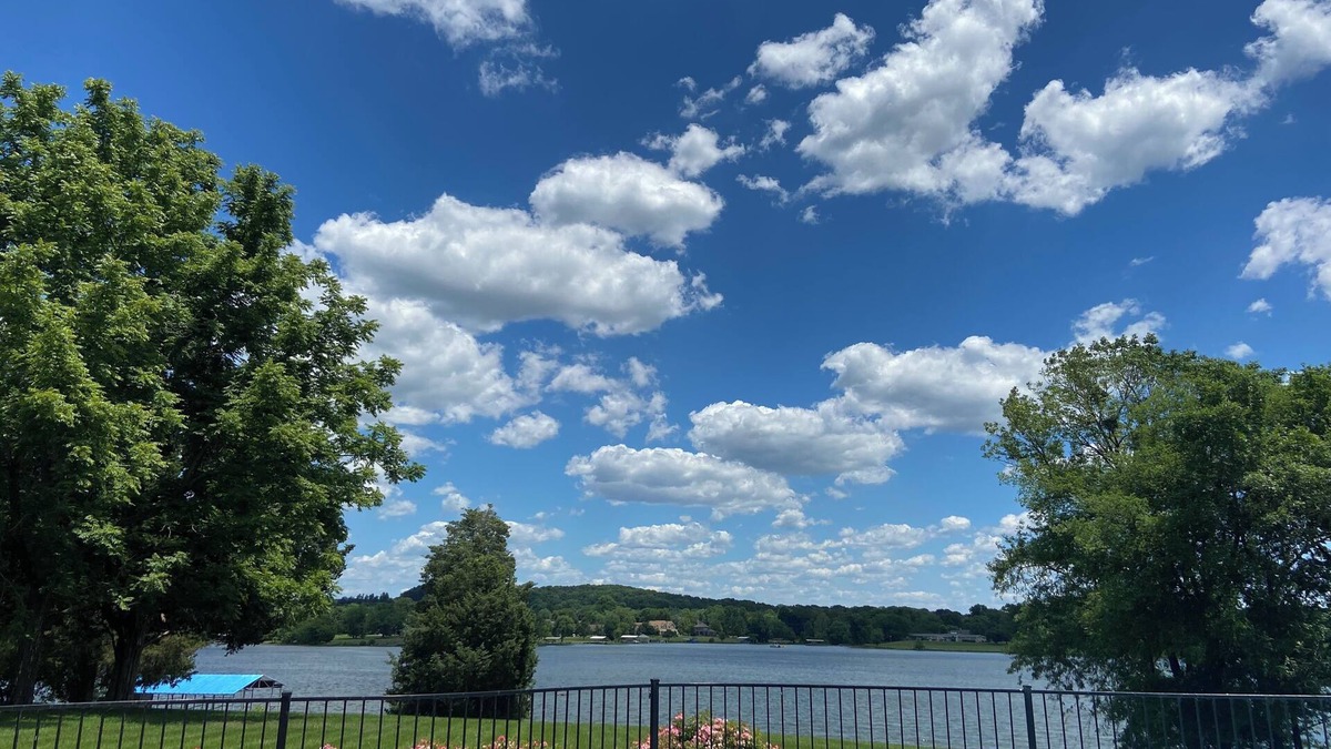 Hendersonville House | New Lake House 20 minutes to Downtown Nashville! Water slide, Movie theater ETC!