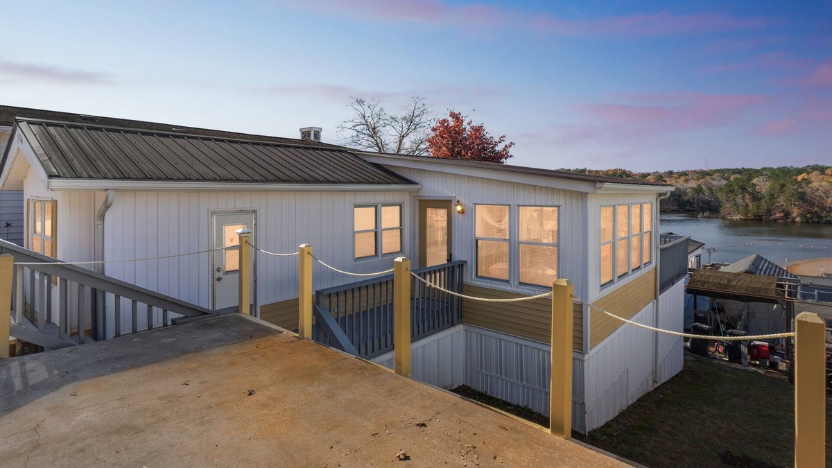 New London House | NEW! Lakefront Retreat in Badin Shores Resort