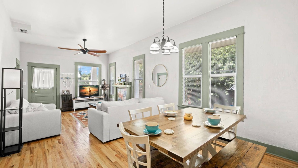 Dixieland House | NEW! Lakeland Landing | Cute Bungalow by Downtown