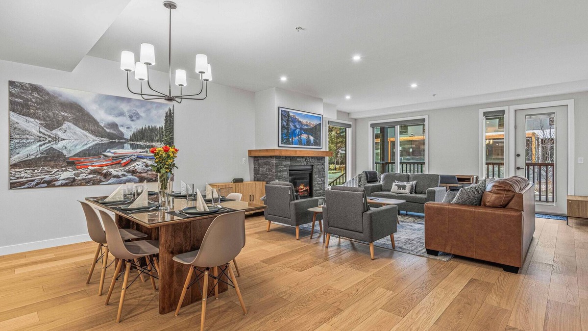Canmore Condo | New Large & Fabulous -1500sqft,Hot Tub, BBQ
