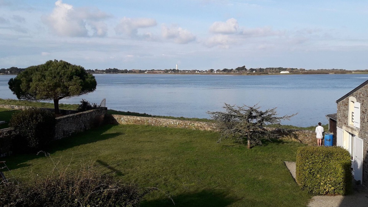Portbail Apartment | NEW: Large ground floor apartment in front of Portbail harbor