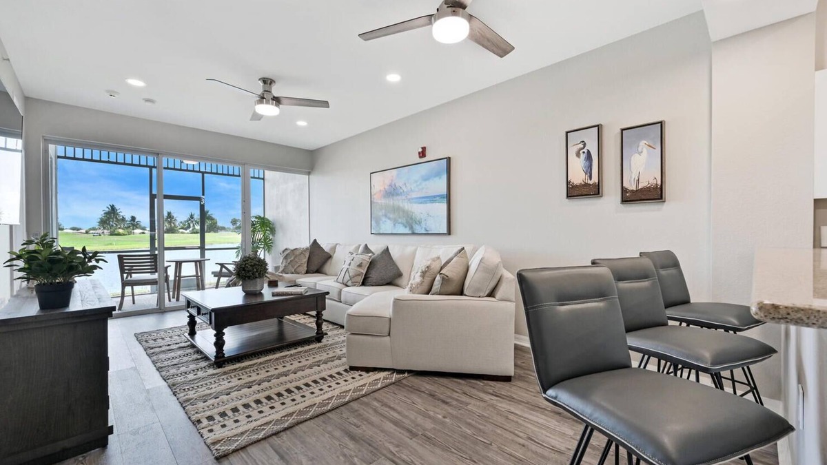 Naples Condo | New Listing - 1st Floor Luxury Lakeview Golf Condo - Resort Pool - Hot Tub -Gym