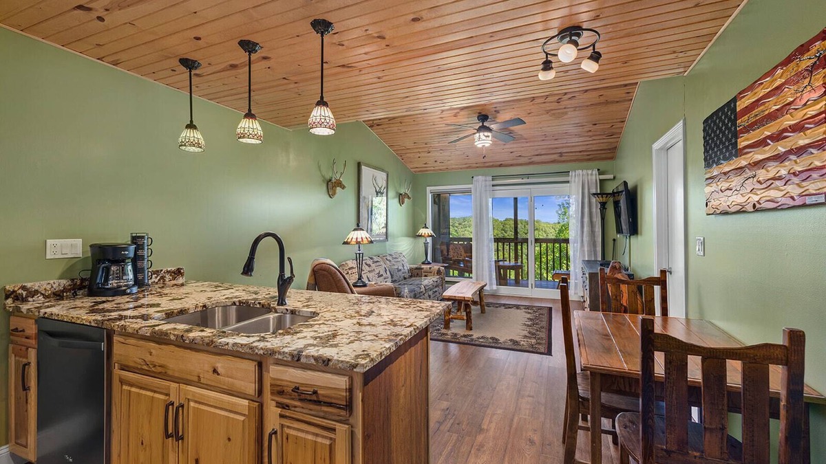 Notch Estates Condo | New Listing-2 miles to SDC-2 King Bedrooms