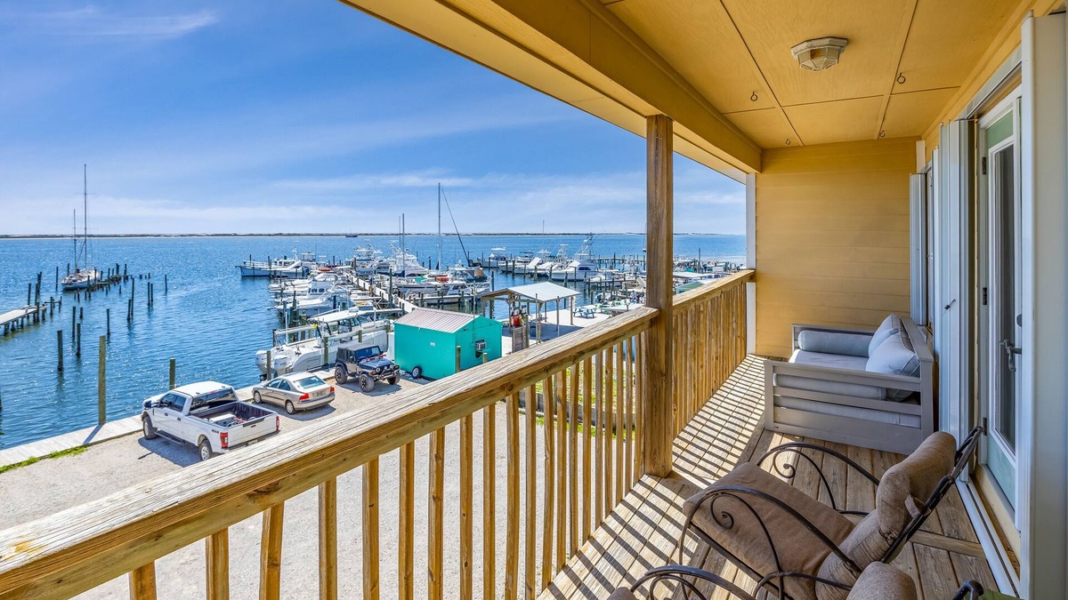 Southwind House | New Listing! Blue Views - Beautiful Waterfront Townhome At Southwind Marina