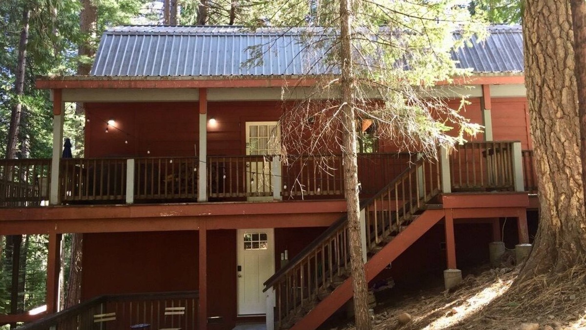Glencoe House | NEW LISTING! Buddy's Barn-An Oasis in the Woods