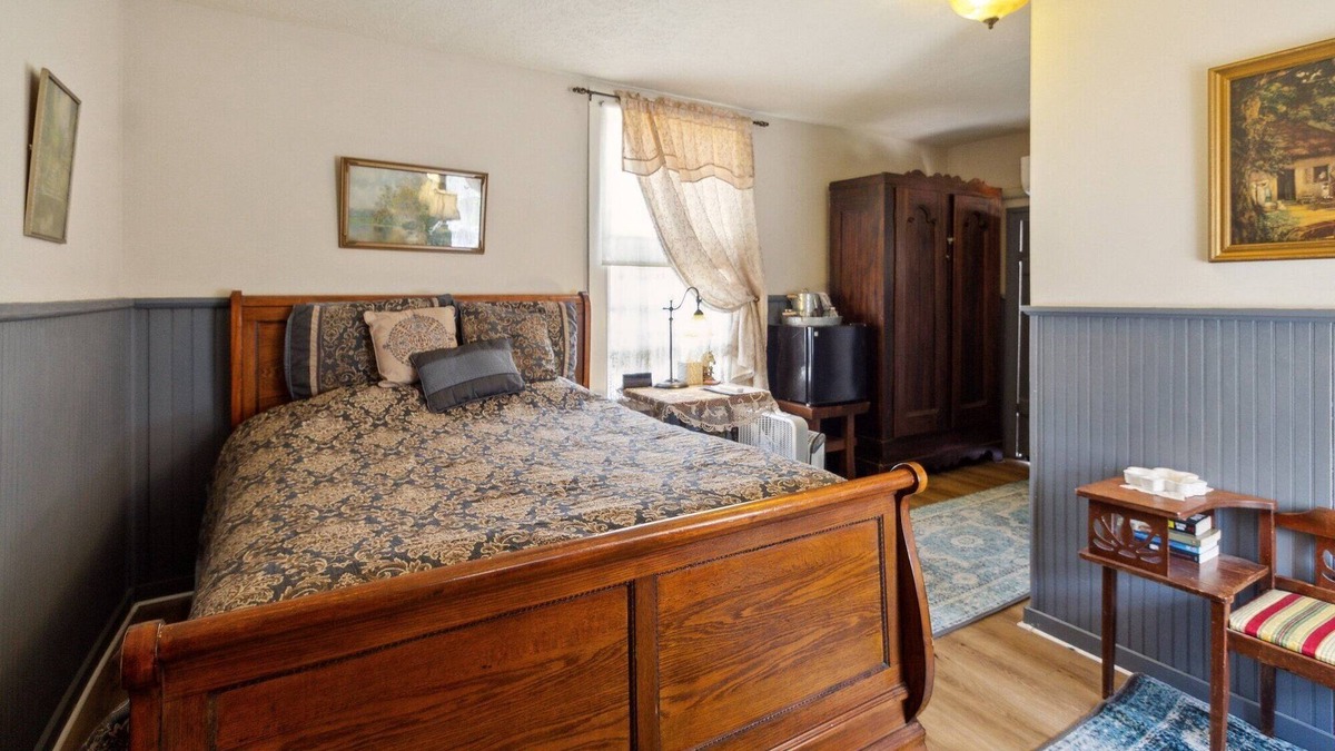 Glasgow Cottage | NEW LISTING! Carroll Cottage by Main Street Bed & Breakfast