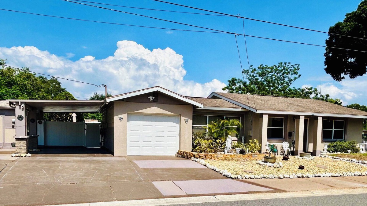 Greater Pinellas Point House | !NEW LISTING!CHARMING HOME-TREE SWING-BBQ-NEAR BEACH/PARK/LAKE/RESTAURANT/SHOPS!