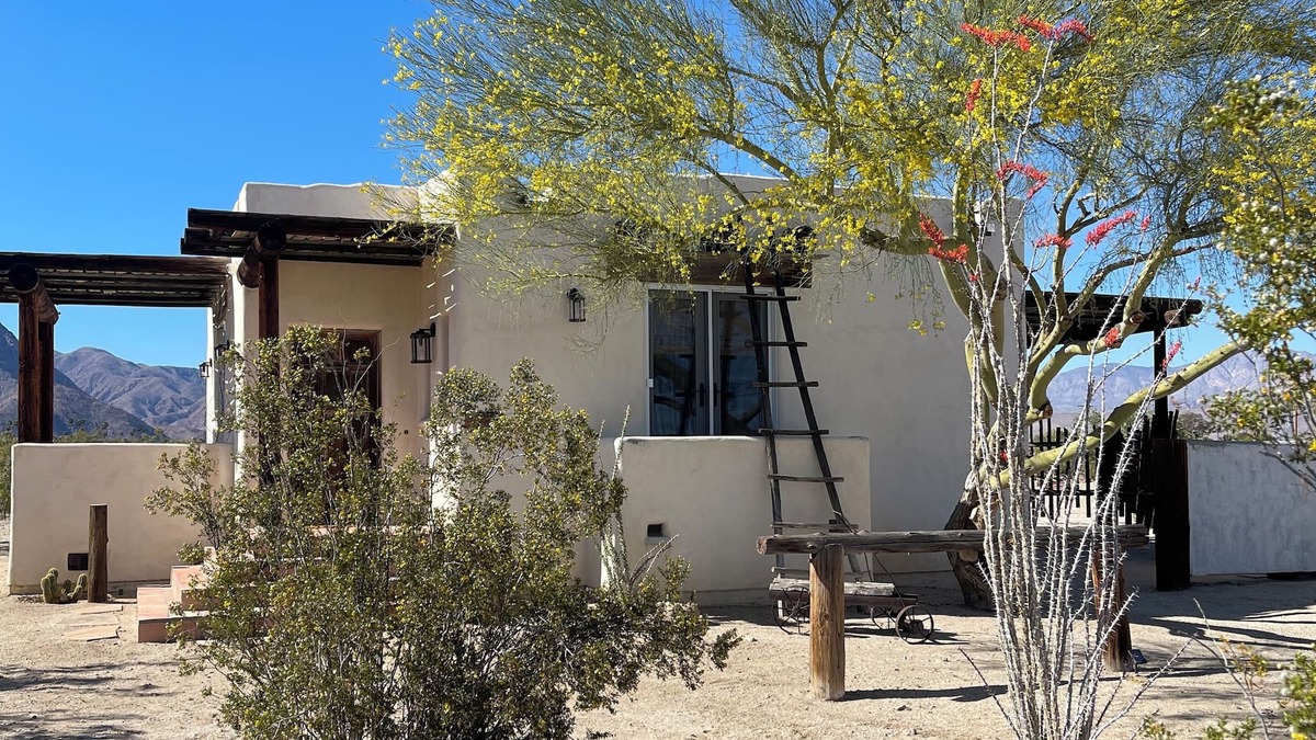 Borrego Springs House | NEW LISTING! Cozy private Casita. Couples getaway!