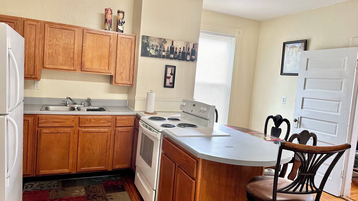 Rivermont Apartment | New Listing Discount Private 2BR Apt near Downtown Sleeps 4