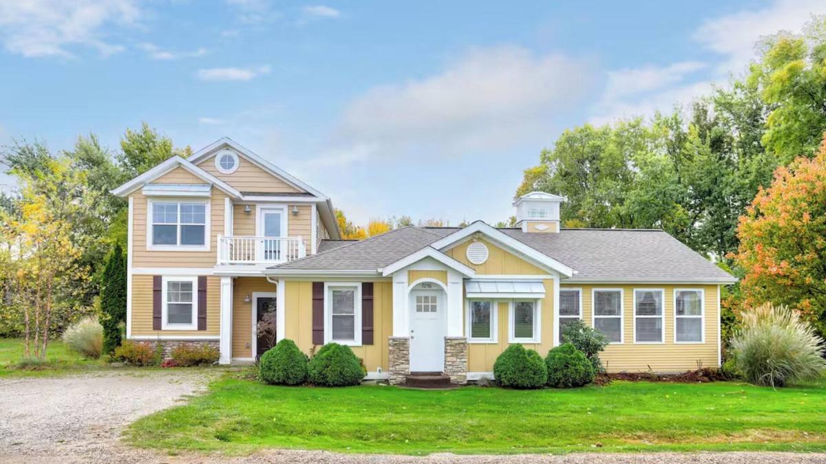 Miami Park House | New Listing! Family-Friendly Beach Getaway with Hot Tub + Fire Pit