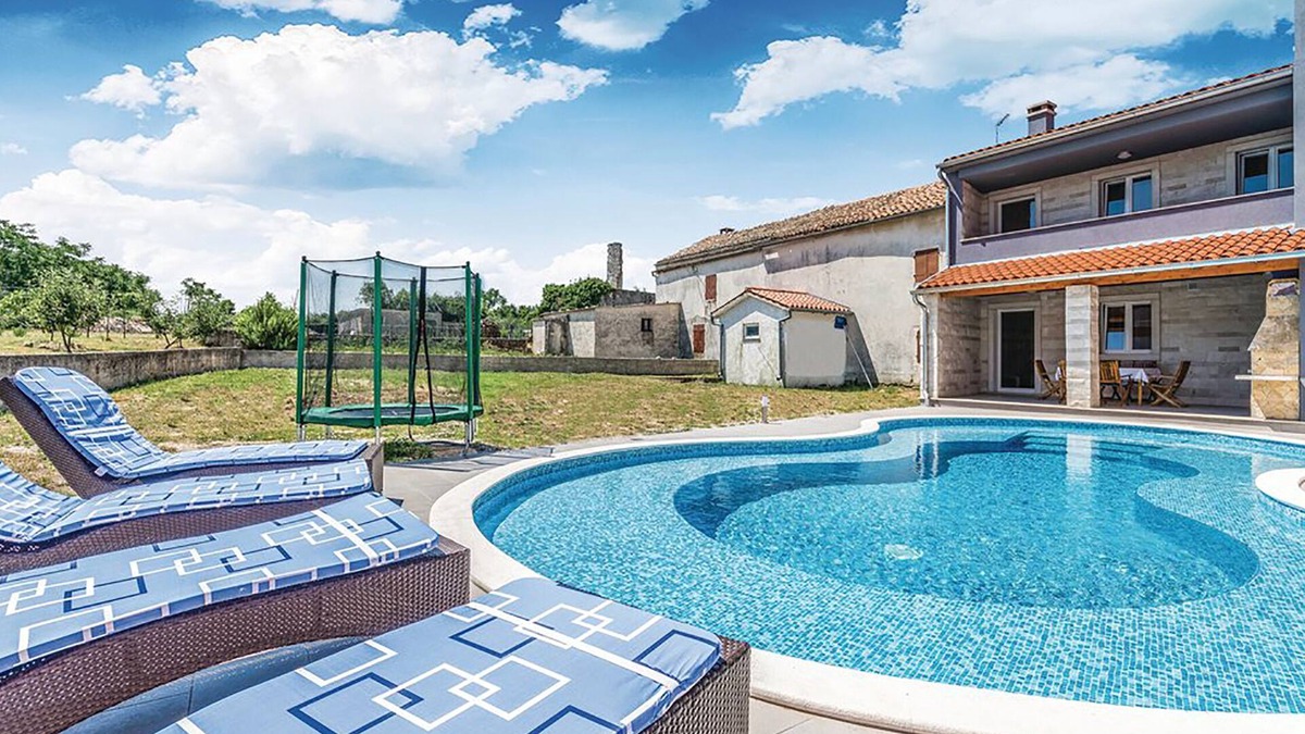 Bratulici House | NEW LISTING! House with pool in Bratulići