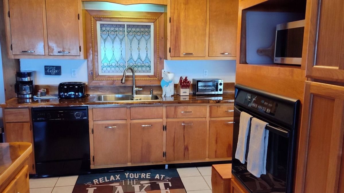 Fort McCoy House | -NEW LISTING- Lake Front 1300sq ft Home, Ocala National Forest, Salt Springs