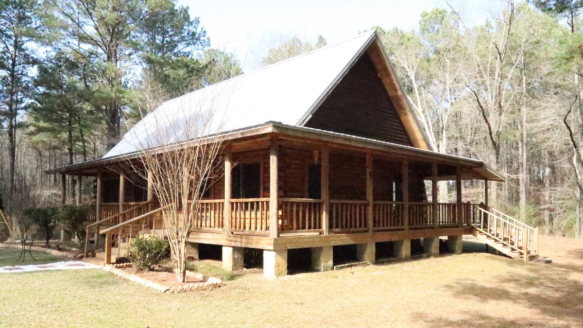 Crystal Springs Cabin | *New Listing Limited Time Price Special* Log Cabin retreat on 40 acres of pine forest