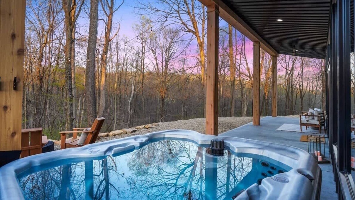 Logan Cabin | New Listing! Luxury Couples Cabin, Hot Tub & Views