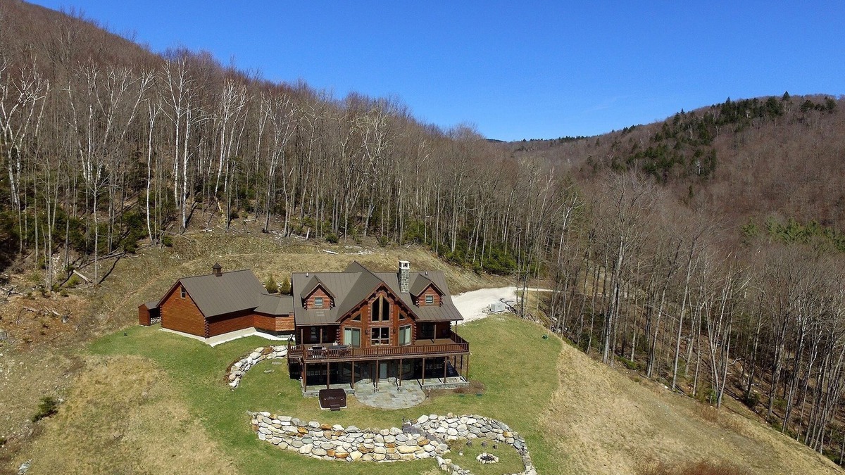 Pittsfield House | New Listing - Luxury log home with stunning views
