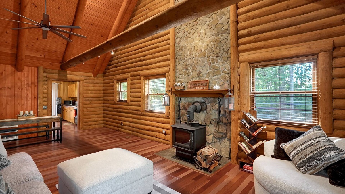 Lancaster Cabin | NEW LISTING! Mae's Place (2-Bedroom Cabin) - Pets Allowed by RedAwning