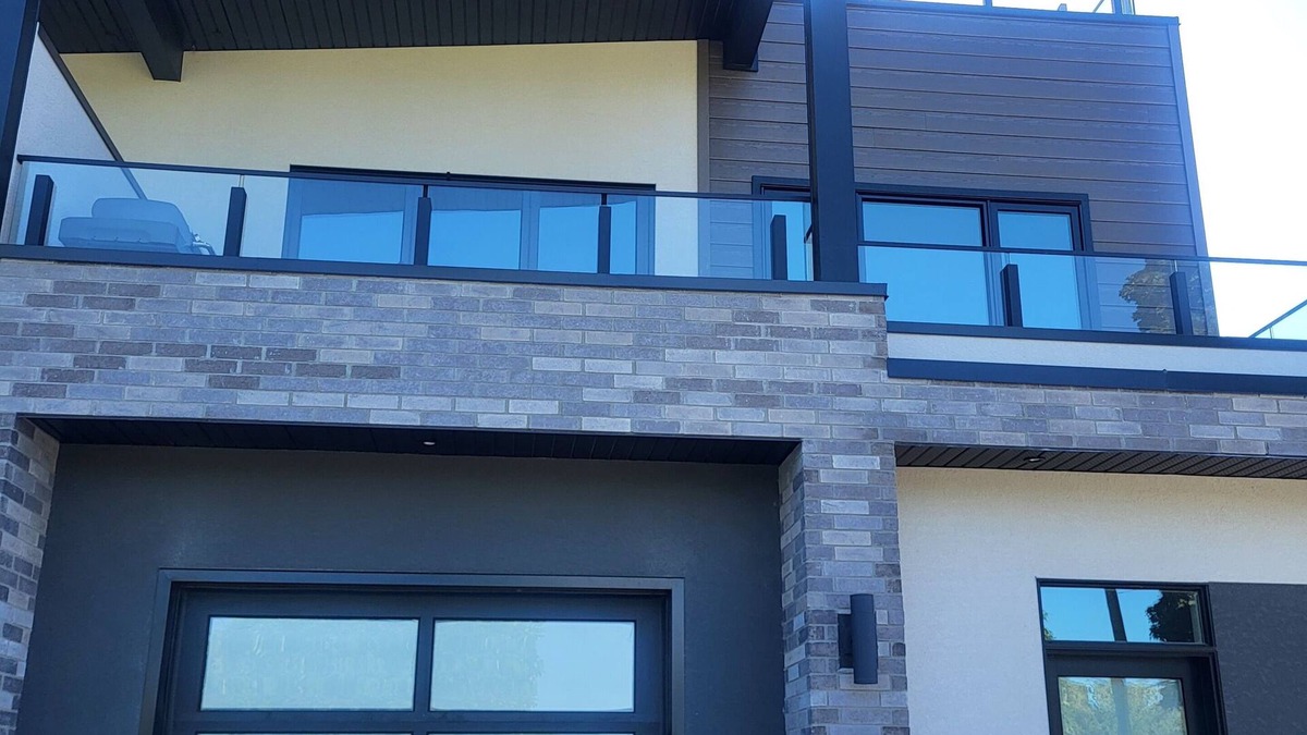 South Central House | NEW LISTING - Modern Luxury Townhome With Huge Rooftop Patio - Perfect Location!