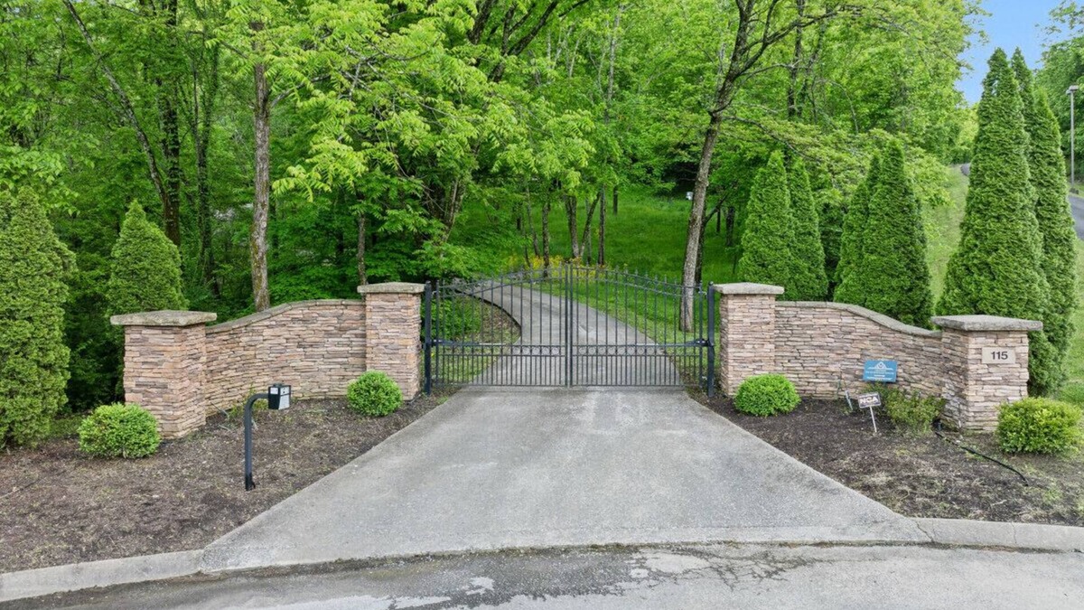 Hendersonville House | New Listing - Mountain Hideaway North Nashville