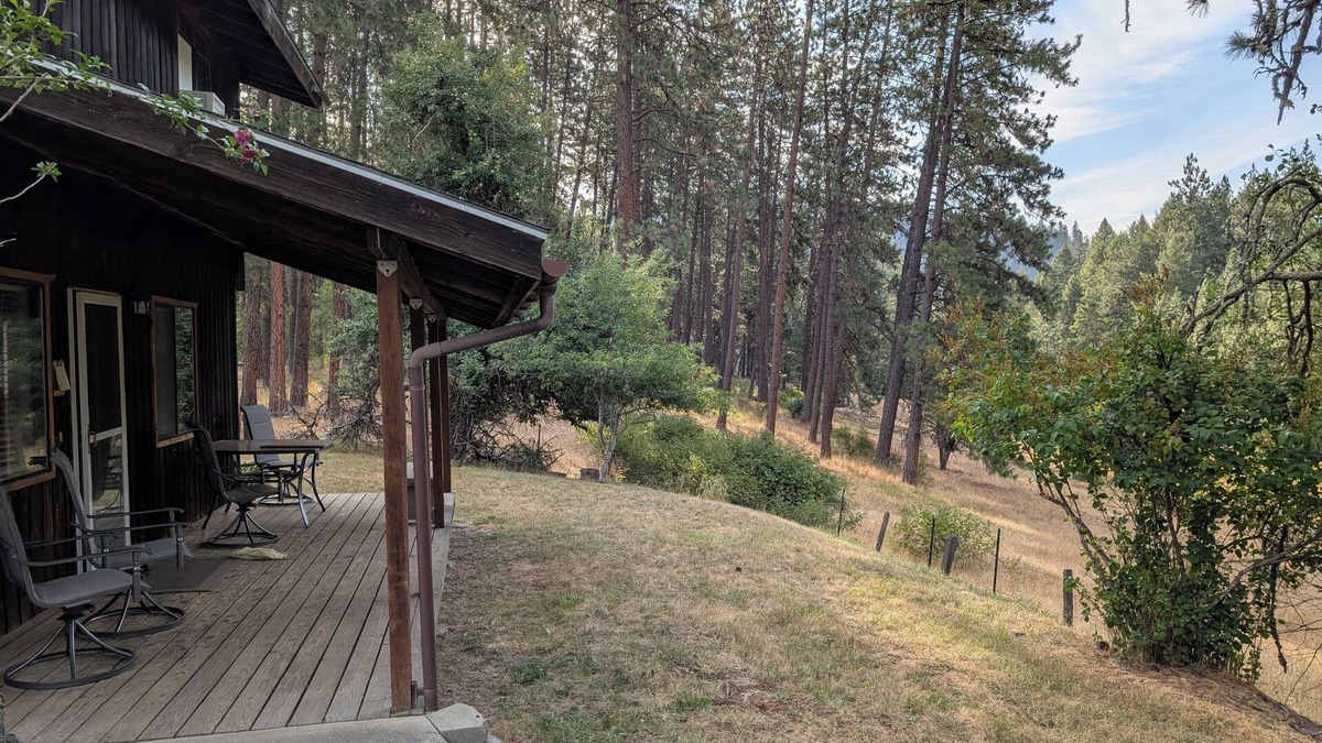 Ahsahka House | "New Listing" Newly renovated 3-bedroom house with AC in Orofino.