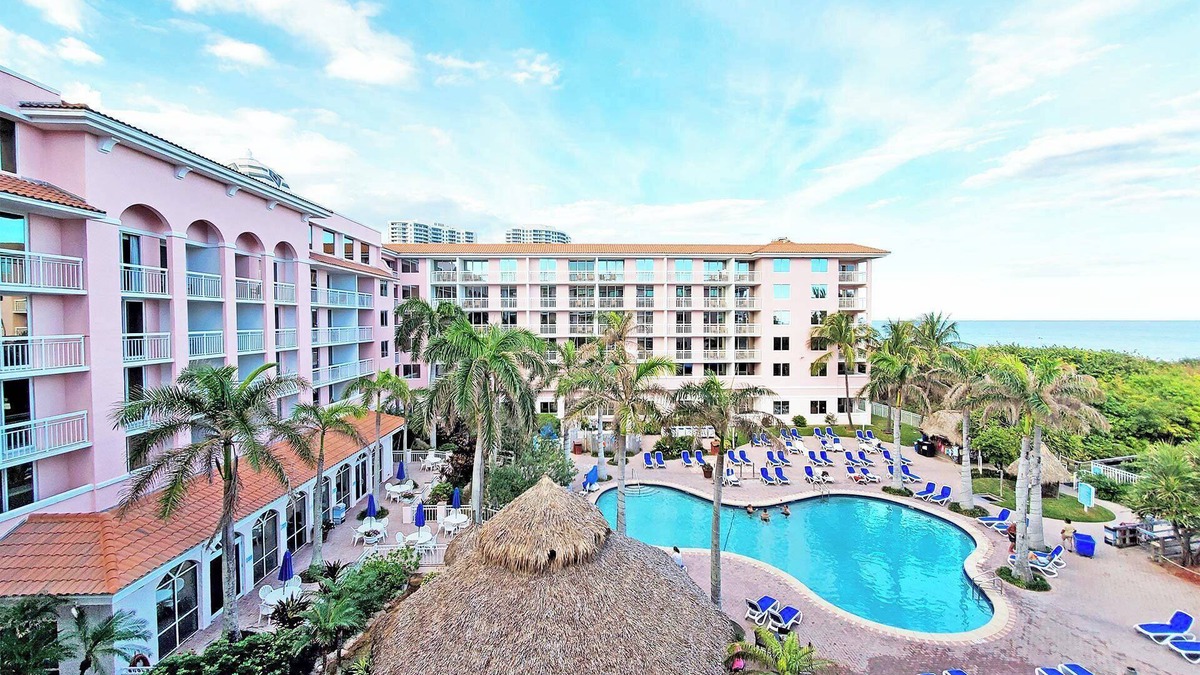 Palm Beach Shores Condo | NEW LISTING! Palm Beach Shores Resort | Beachfront Location | Singer Island