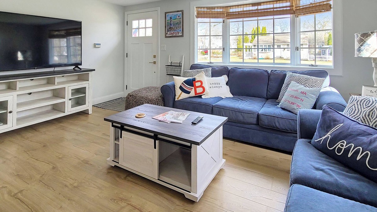 Mara Vista House | NEW LISTING! Pristine 2BD-A/C, Comfortable Furnishings, Outdoor Shower, Fire Pit & Grill