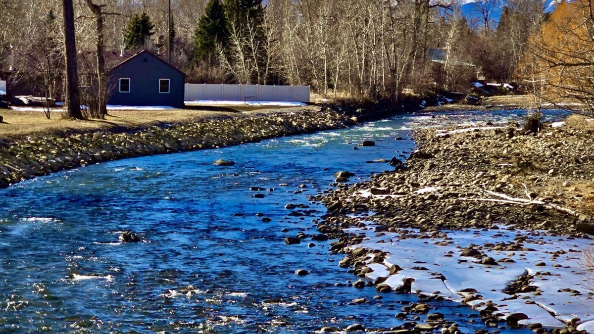 Absarokee House | New Listing! Rosebud Creek Home - Waterfront home in historic Absarokee, Montana