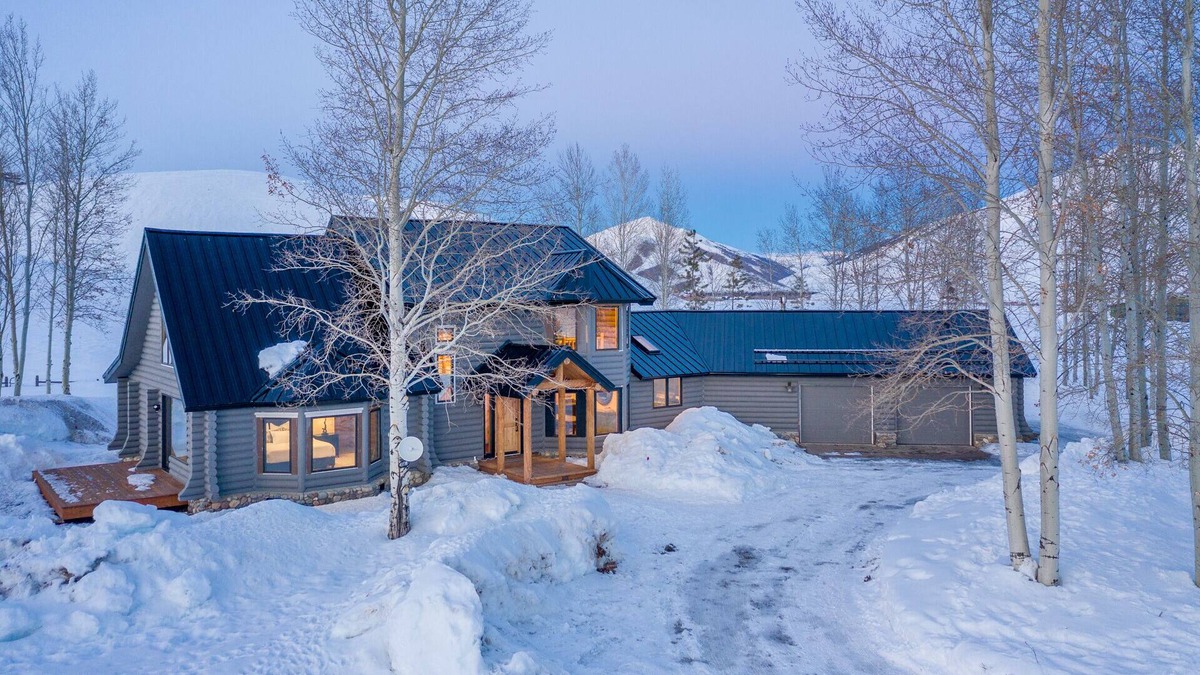 Hailey House | NEW LISTING! Rustic Mountain Getaway with NEW Hot Tub