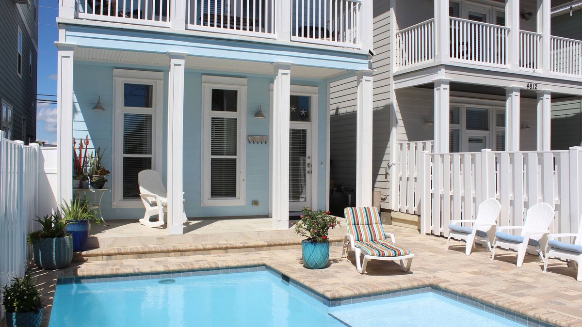Lower Grand Lagoon House | New Listing! Salt Life Beach House, Private Pool, 4-bedroom. 2 min walk to Beach