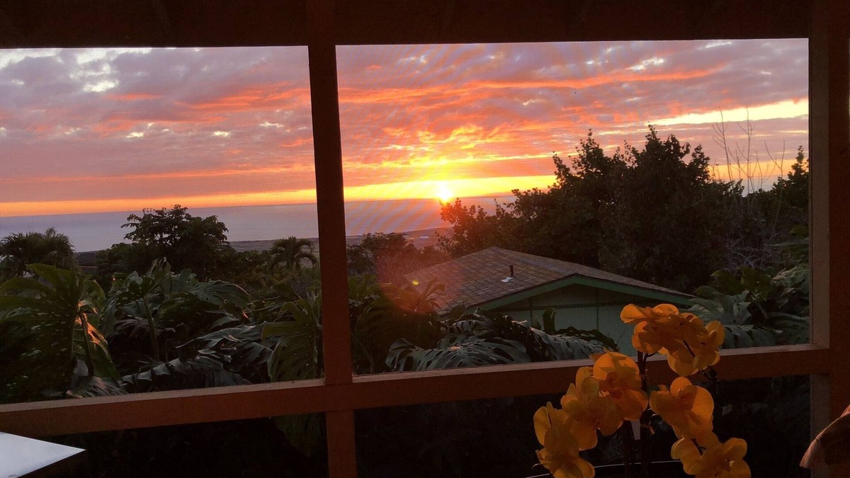 Kona Palisades House | New Listing: Spacious Suite for 4x with panoramic ocean view