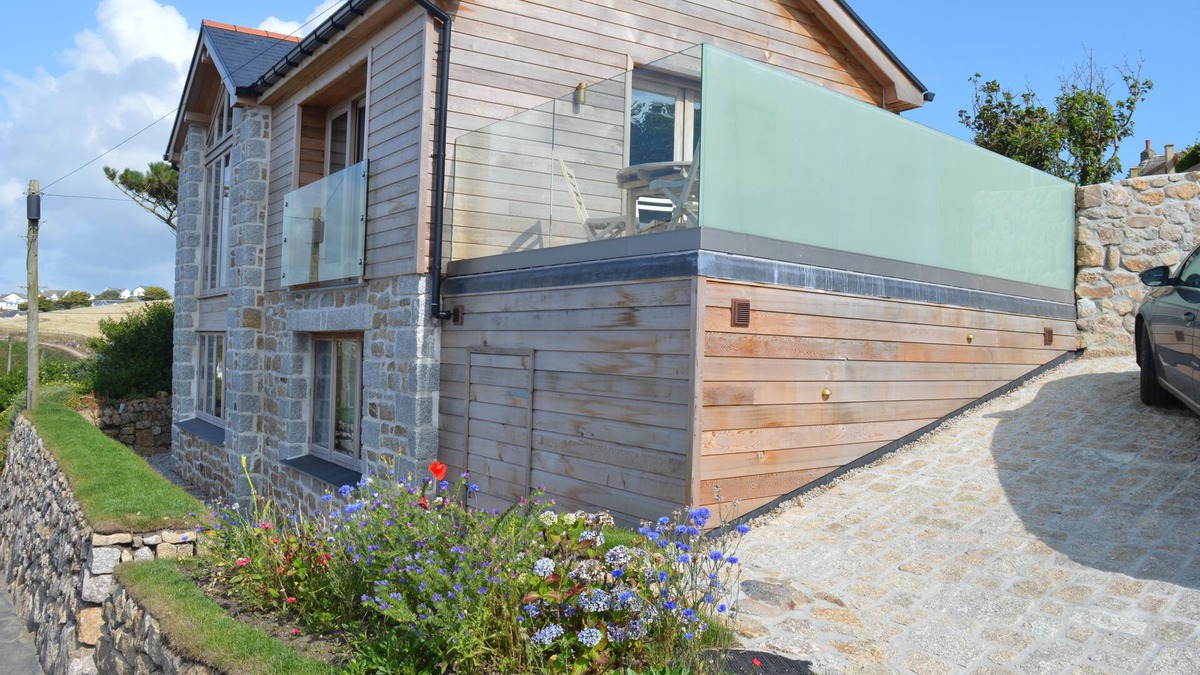 Sennen Cove House | NEW LISTING Stunning new Cornish house with sea views, few minutes walk to beach