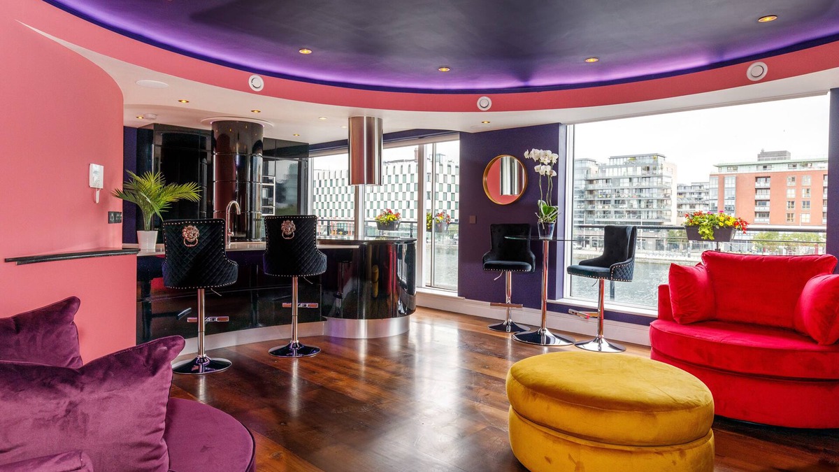 Grand Canal Dock Apartment | New Listing, Stunning Newly Renovated Waterfront Apartment