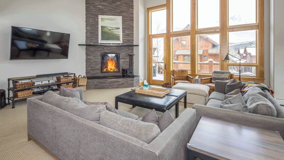 Big Sky Ski Chalet | *New Listing* Stunning Ski-In/Ski-Out Mountain Chalet